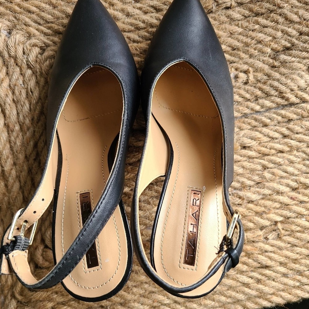 TAHARI | BLACK POINTED SLINGBACK HEELS - Picture 6 of 7